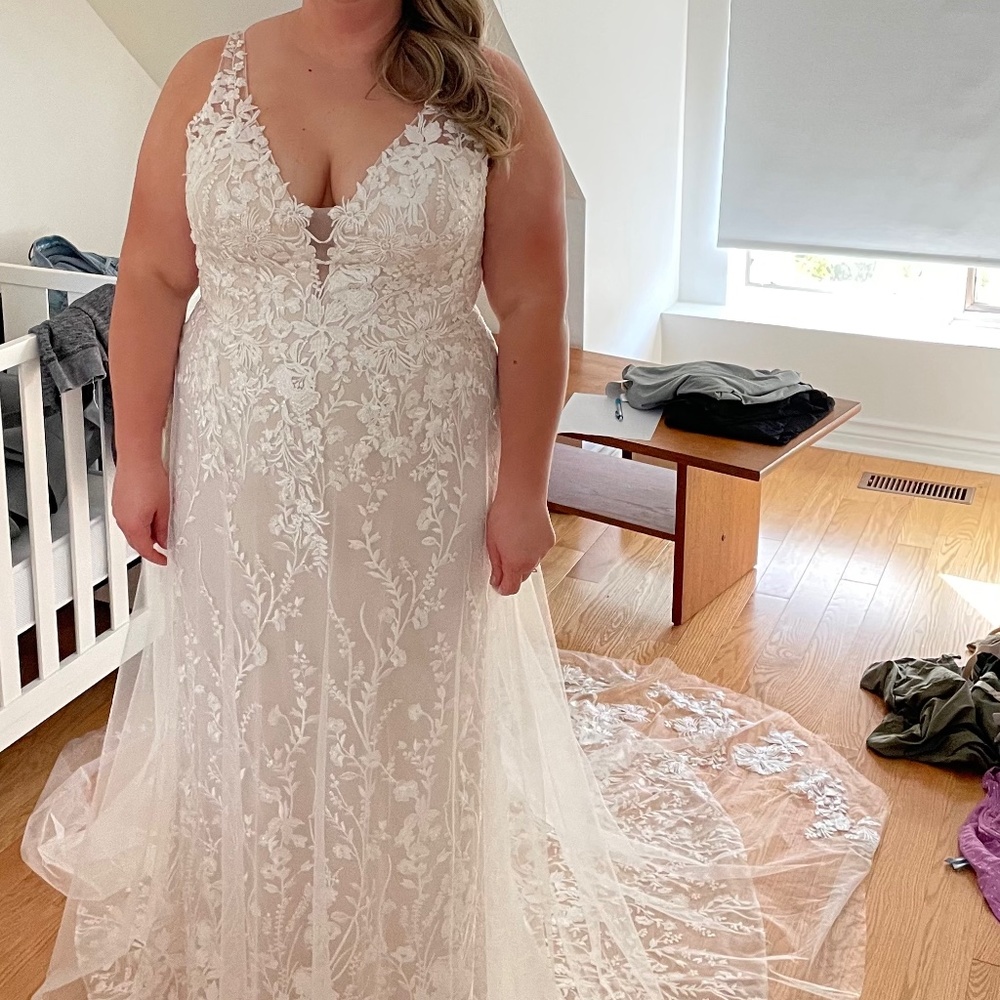 Madison James wedding dress size 20